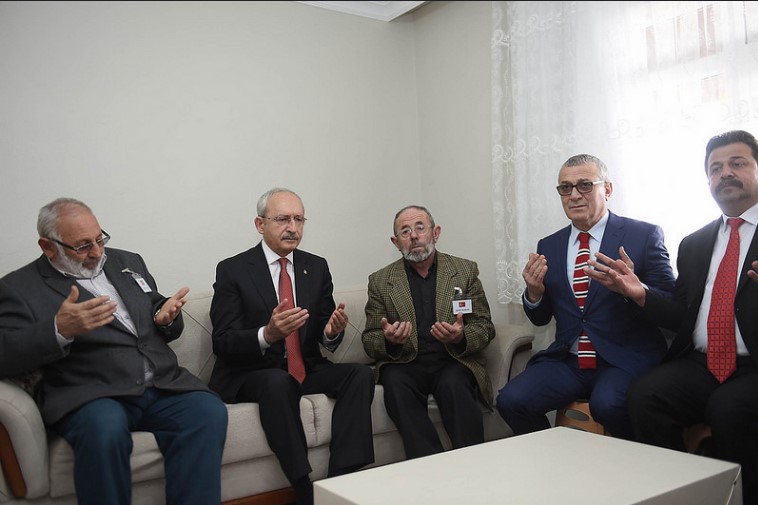 Kılıçdaroğlu'ndan şehit ailesine ziyaret