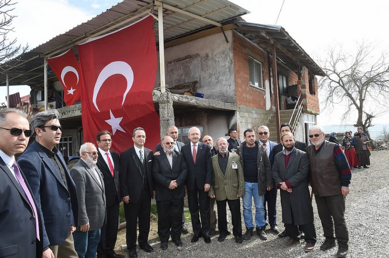 Kılıçdaroğlu'ndan şehit ailesine ziyaret