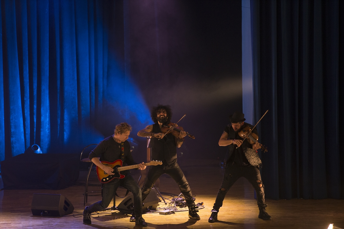 Şanlıurfa kökenli Malikian'dan müzik ziyafeti