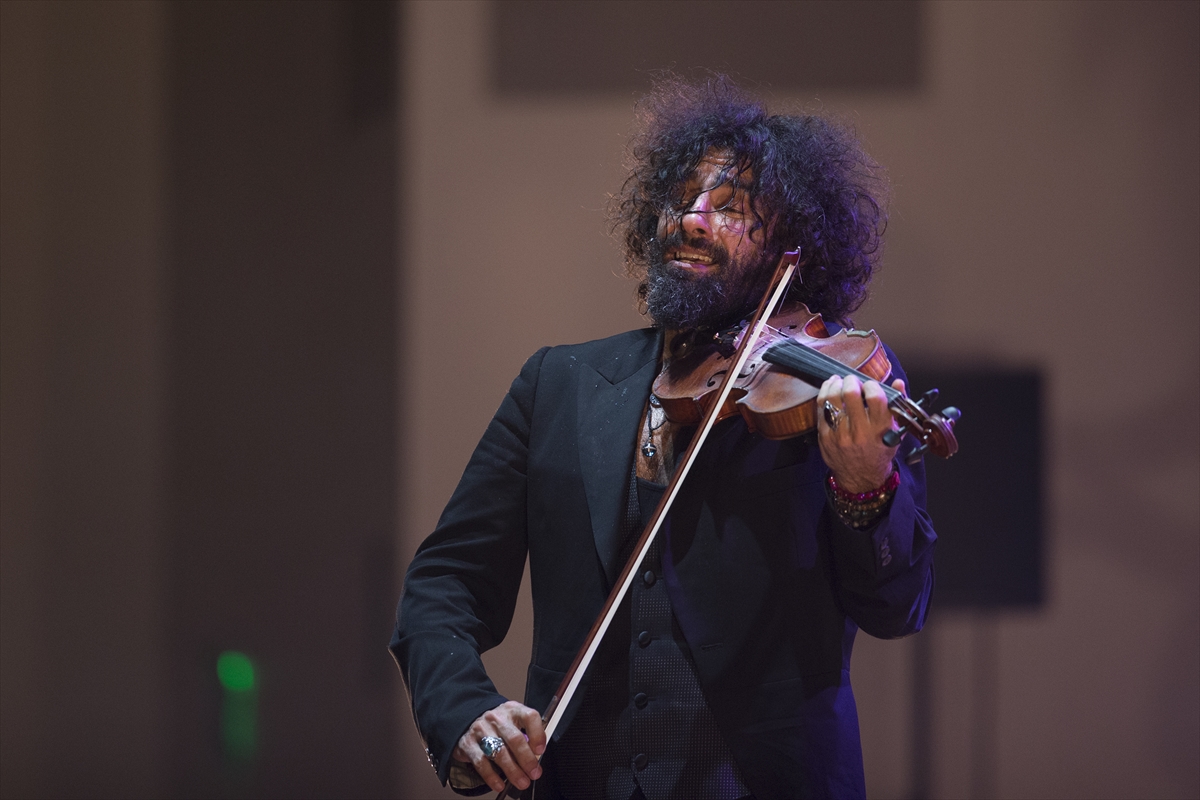 Şanlıurfa kökenli Malikian'dan müzik ziyafeti