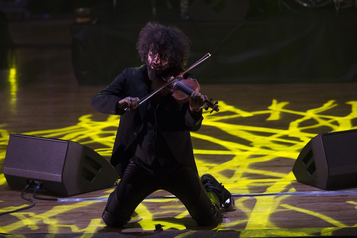 Şanlıurfa kökenli Malikian'dan müzik ziyafeti