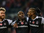 Beşiktaş Atiba’nın sözleşmesini uzatmak istiyor