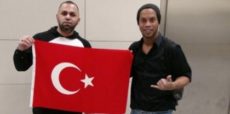 Gece yarısı büyük sürpriz! Ronaldinho İstanbul’da